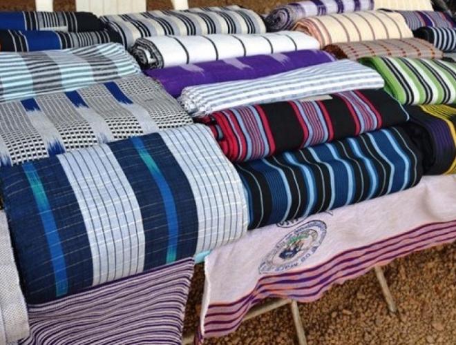 faso dan fani – le pagne tissé qui fait la fierté de l&rsquo;identité culturelle burkinabé