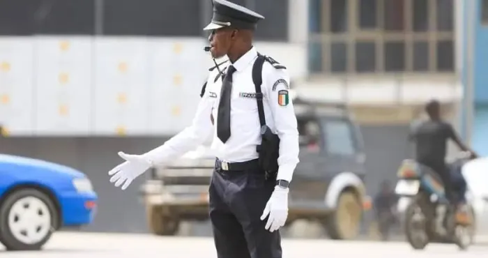 sécurité en côte d’ivoire – une nouvelle tenue pour les agents de l’unité de régulation de la circulation (urc)