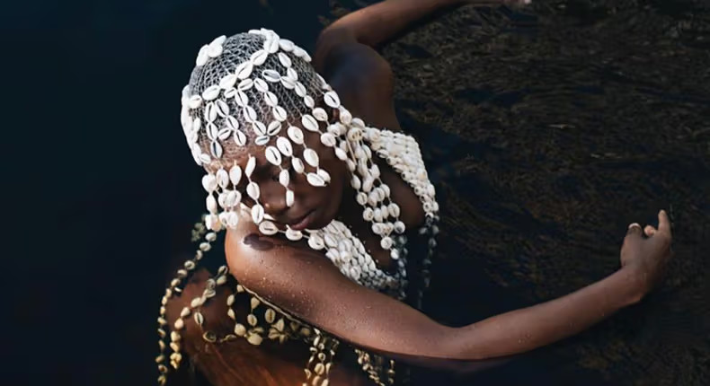 ces anciennes parures de beauté africaines encore utilisées aujourd&rsquo;hui
