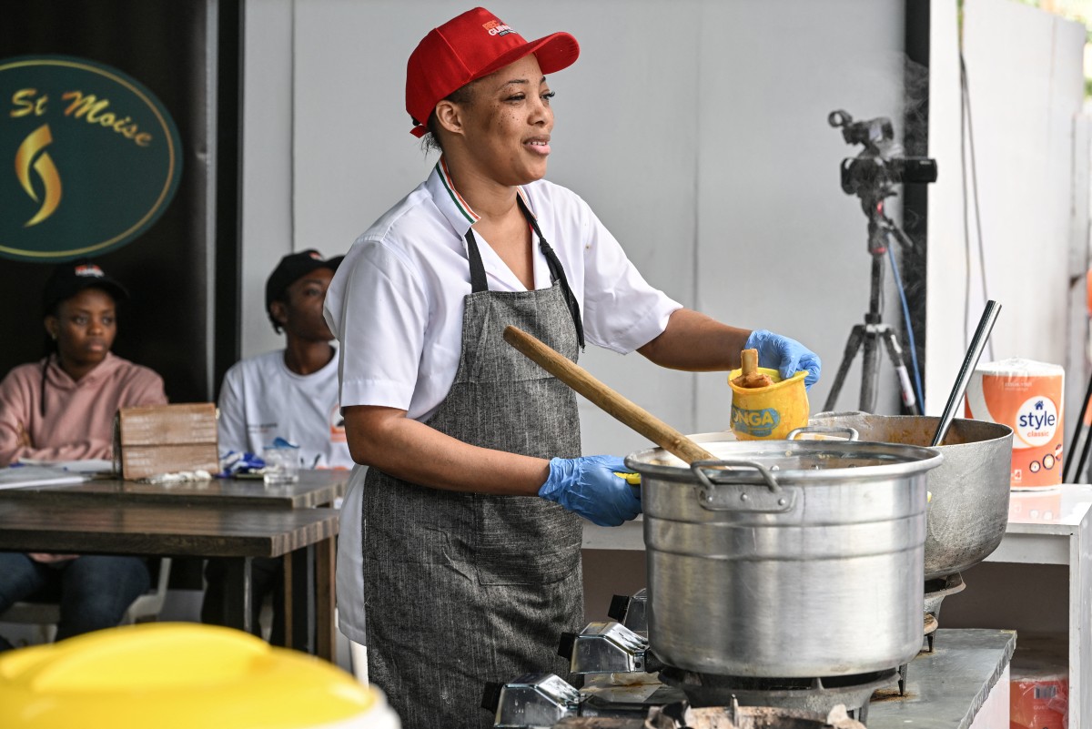 côte d&rsquo;ivoire : la cheffe Zeinab Bancé se lance à nouveau à la conquête du record guinness du plus long marathon de cuisine
