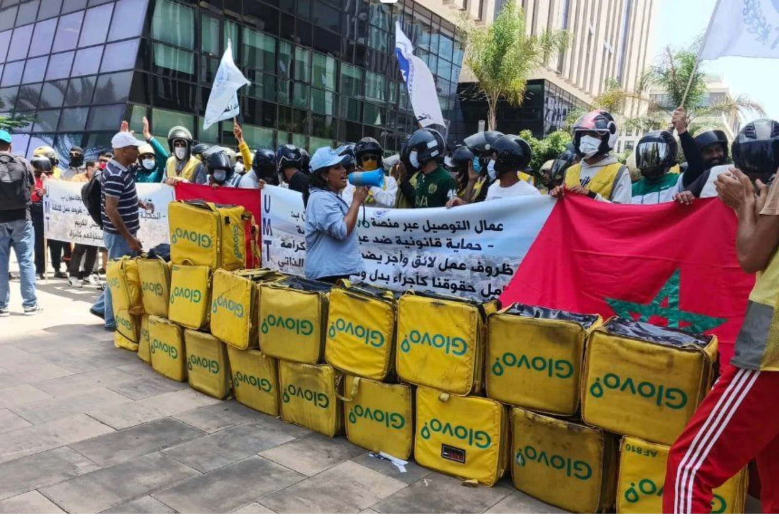 maroc : restauration en ligne, les livreurs de glovo en grève pour dénoncer des conditions de travail précaires